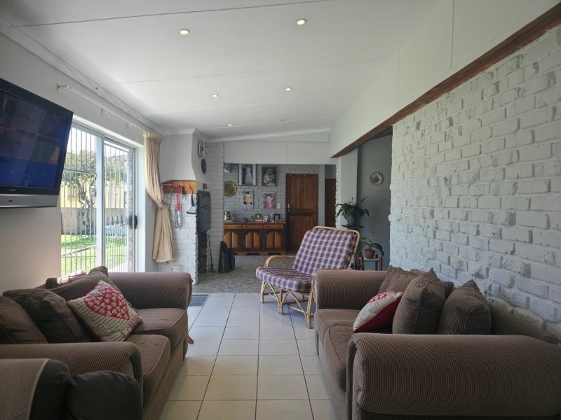 3 Bedroom Property for Sale in Wavecrest Eastern Cape
